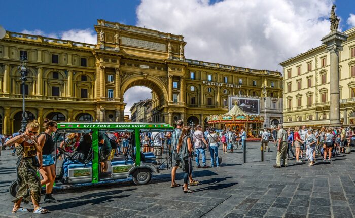 Florence vs Venice comparison guide for travelers choosing an Italian city vacation