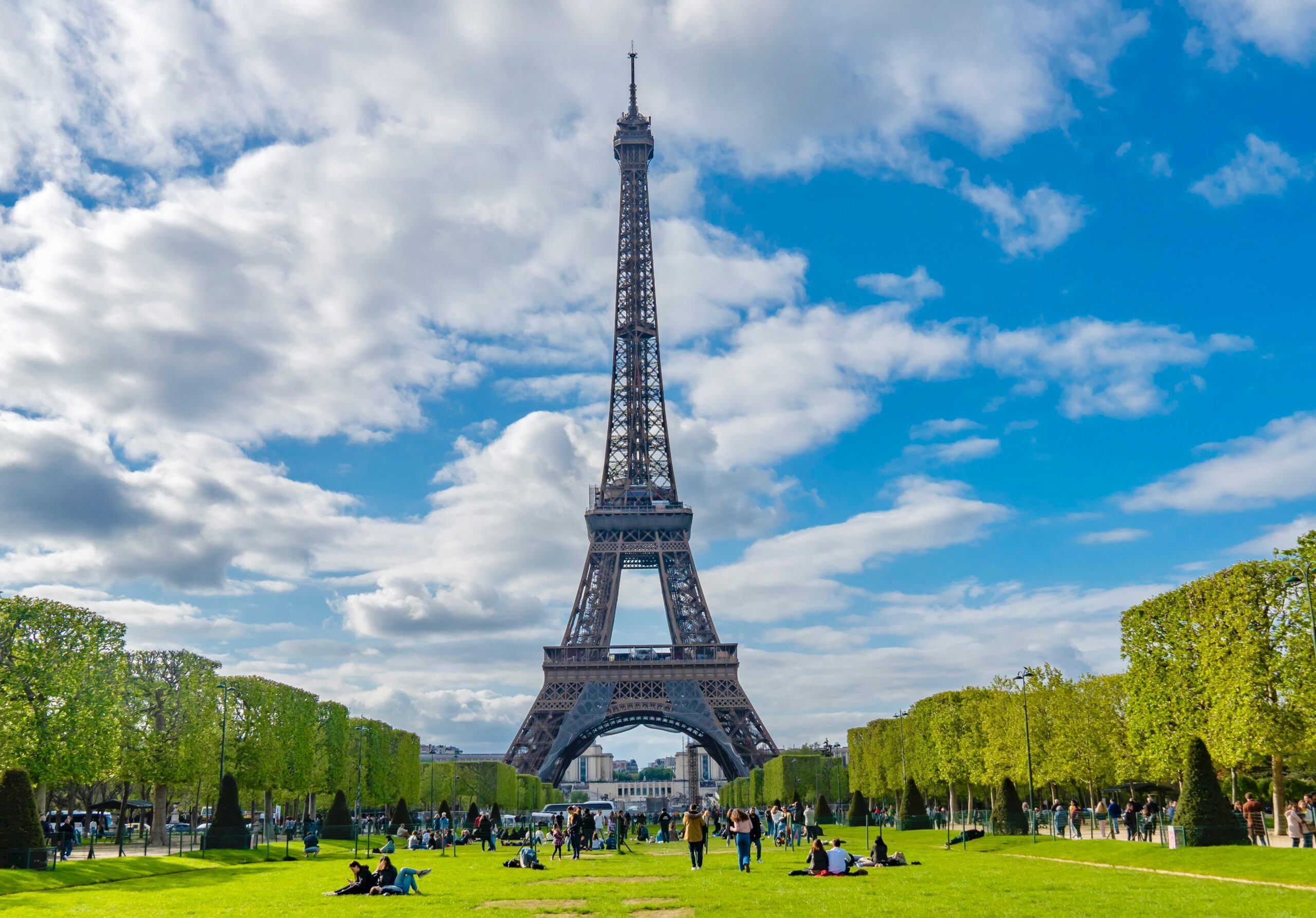 France travel tips for first-time visitors exploring Paris and regional destinations