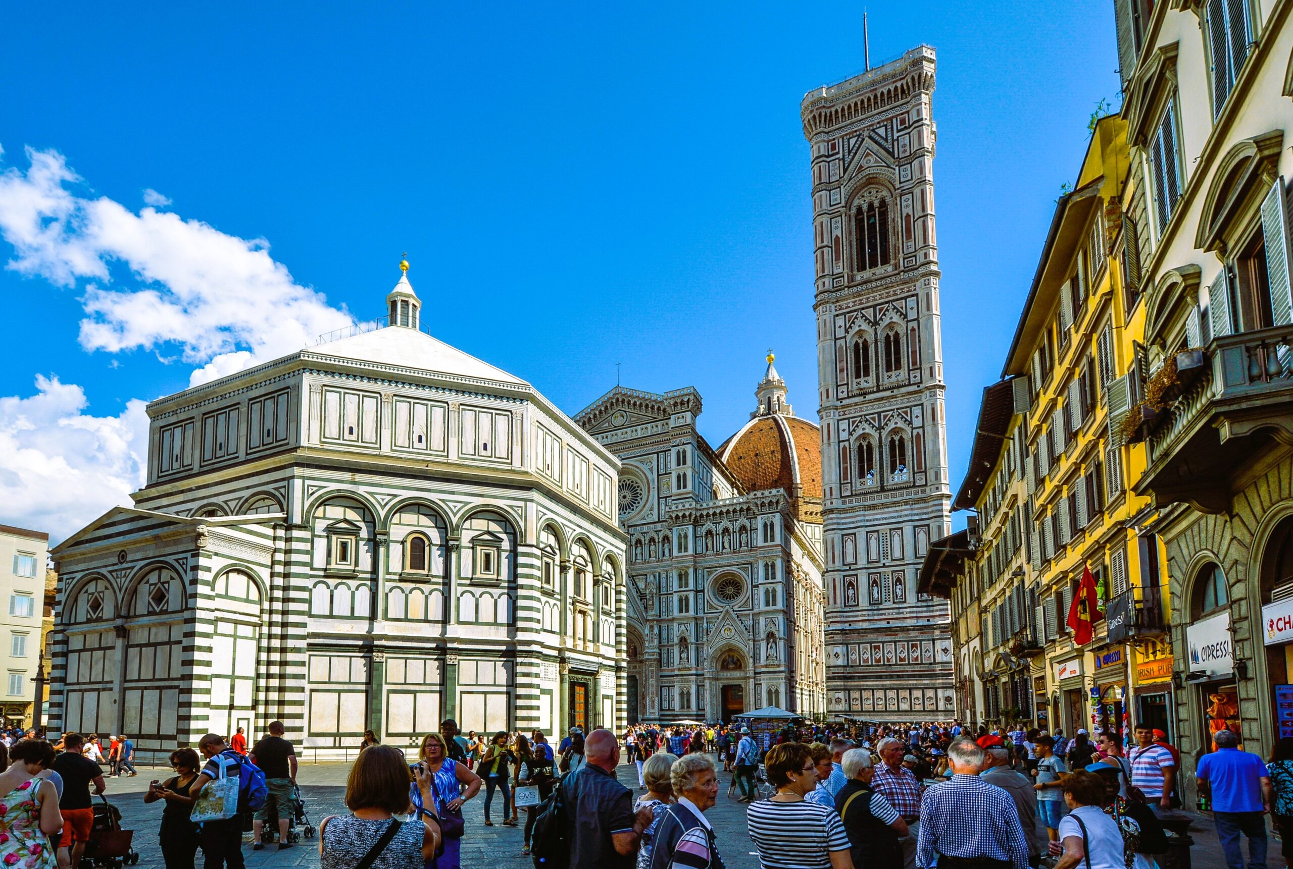 First-time visitor travel guide to Italy featuring the Colosseum in Rome