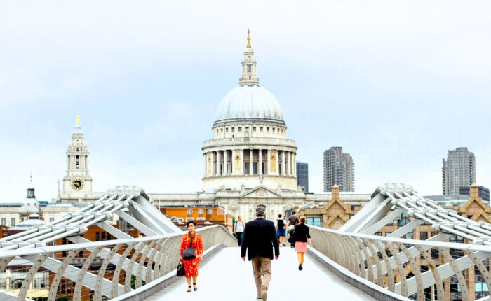 UK tourist visa planning guide with St Paul's Cathedral and Millennium Bridge in London