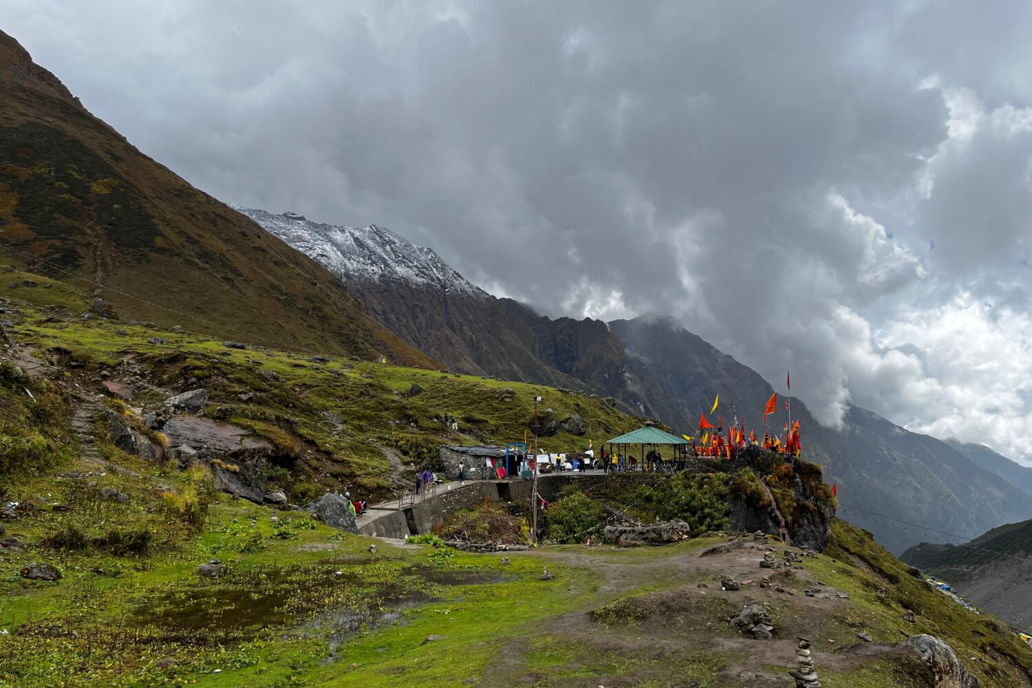 Scenic Himalayan landscape near Kedarnath on the Kedarnath Badrinath Yatra Package