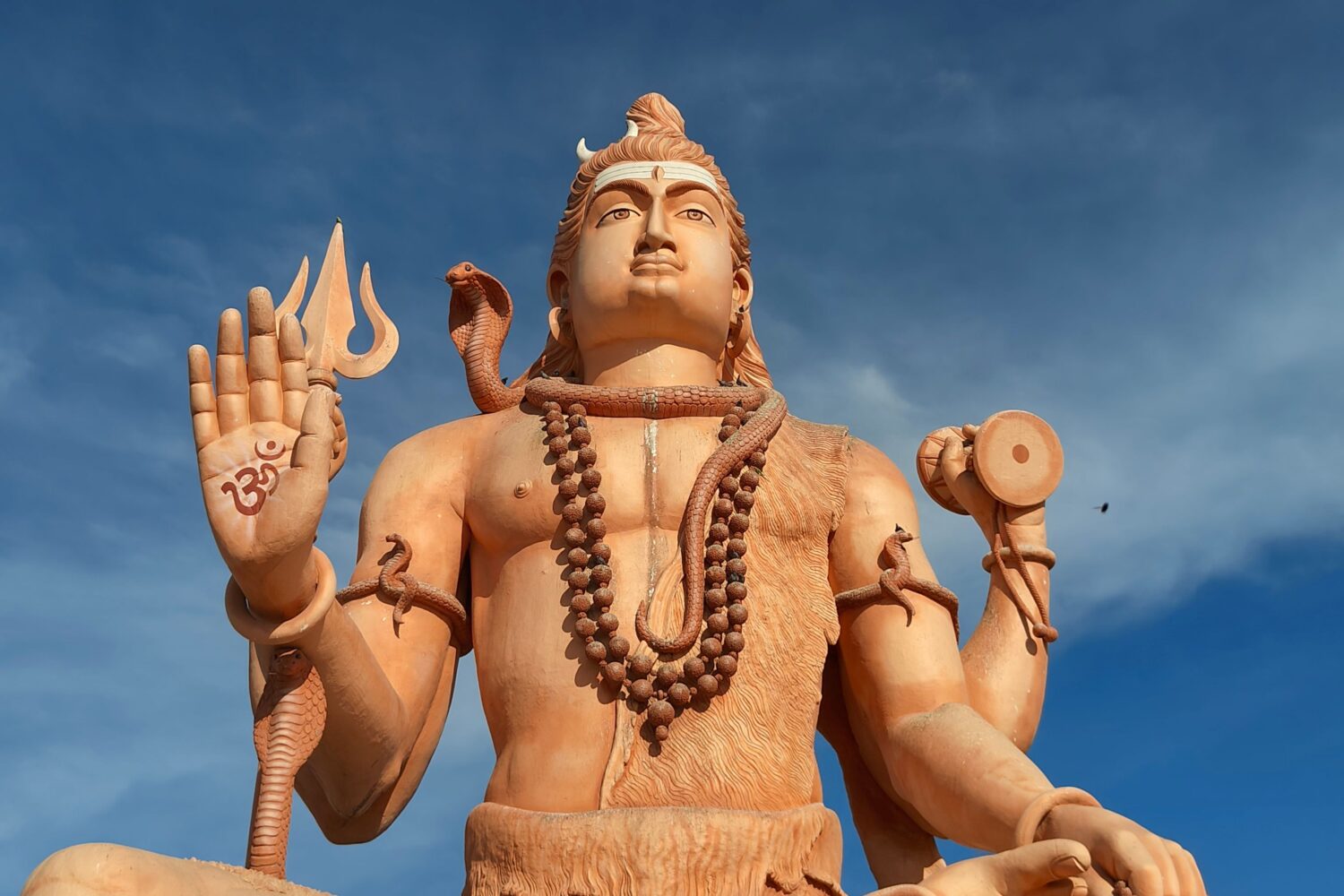 Large Shiva statue at Nageshwar near Dwarka, featured on a Gujarat Temple Tour