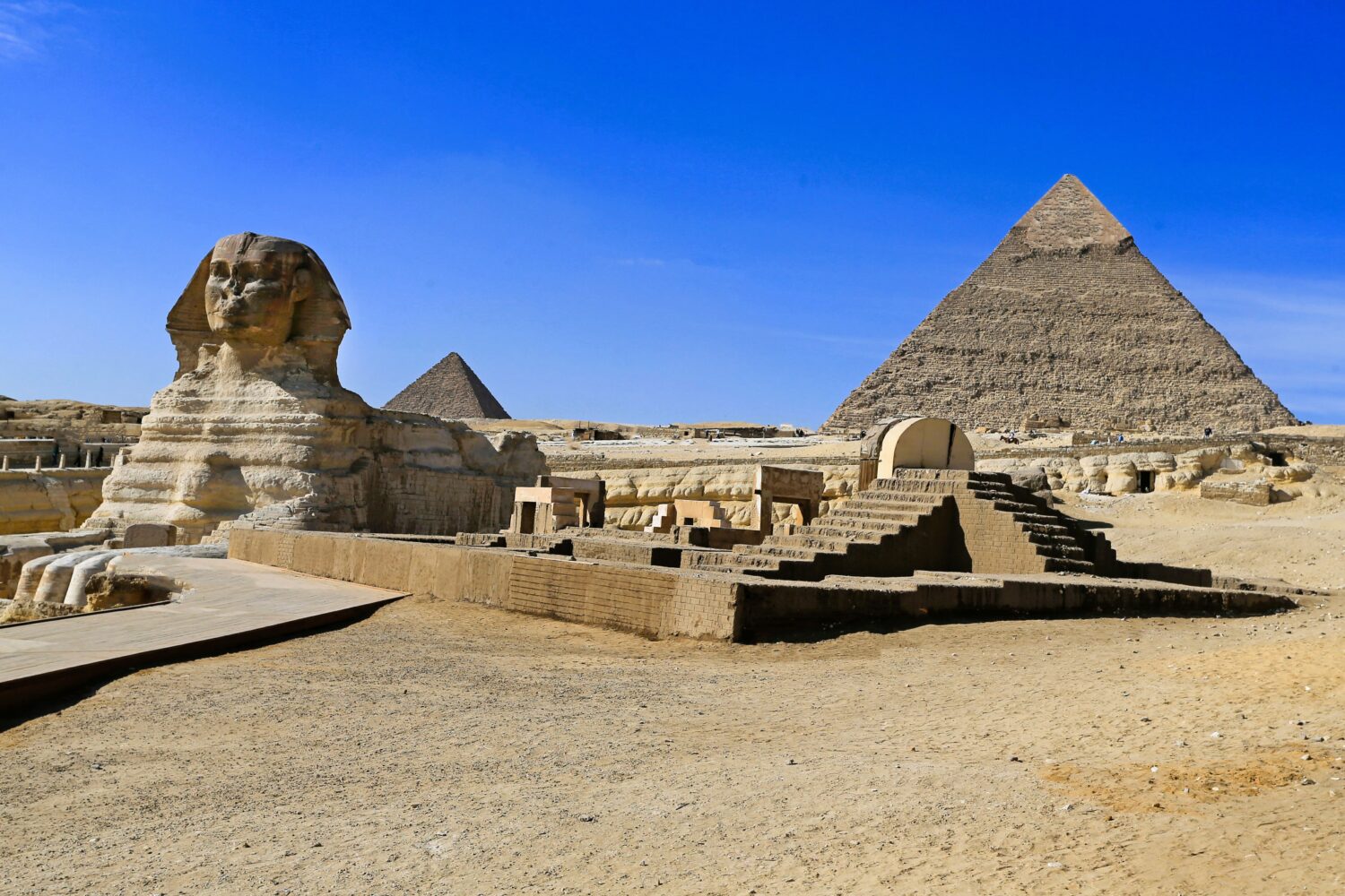 Great Sphinx and Pyramid of Khafre in Giza,