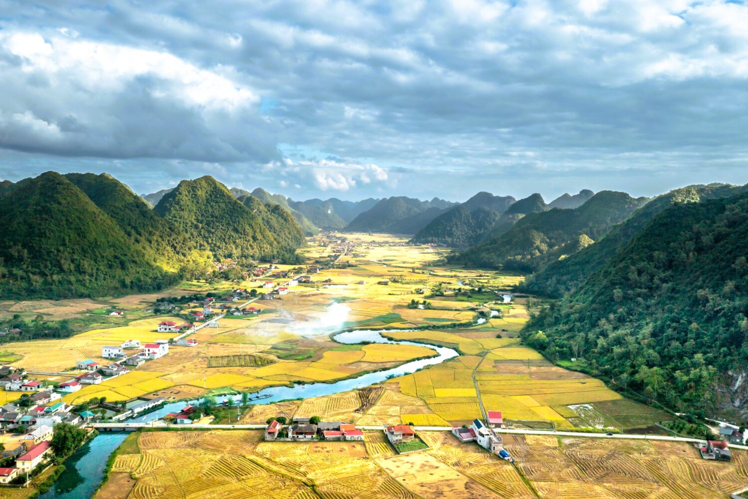 Vietnam's calm cityside featured in Vietnam with Phu Quoc tour